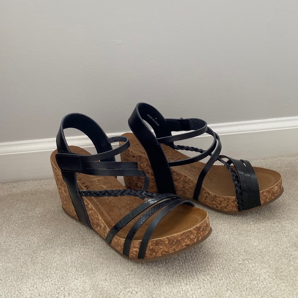 Blowfish Malibu Black Strapped Wedge Sandals